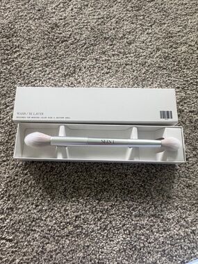 SEINT Dual-Ended Wash Brush in Pale Pink